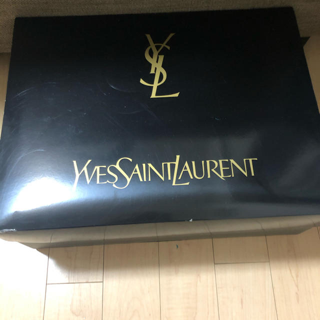 Yves Saint Laurent Beaute(イヴサンローランボーテ)のYVESSANTLAURENT 贈答品毛布 インテリア/住まい/日用品の寝具(毛布)の商品写真