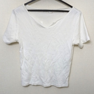 VカットネックTシャツ　Mサイズ(Tシャツ(半袖/袖なし))