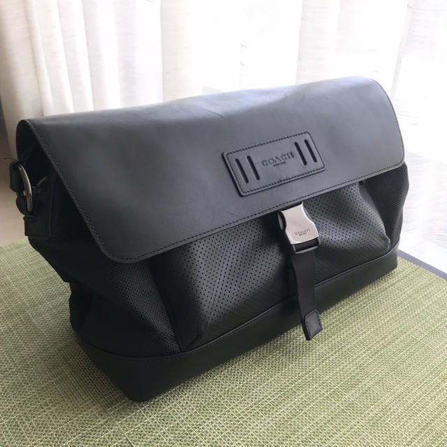 COACH(コーチ)のCOACH コーチ バイクバッグ 黒 メッセンジャー　ショルダー　 メンズのバッグ(メッセンジャーバッグ)の商品写真