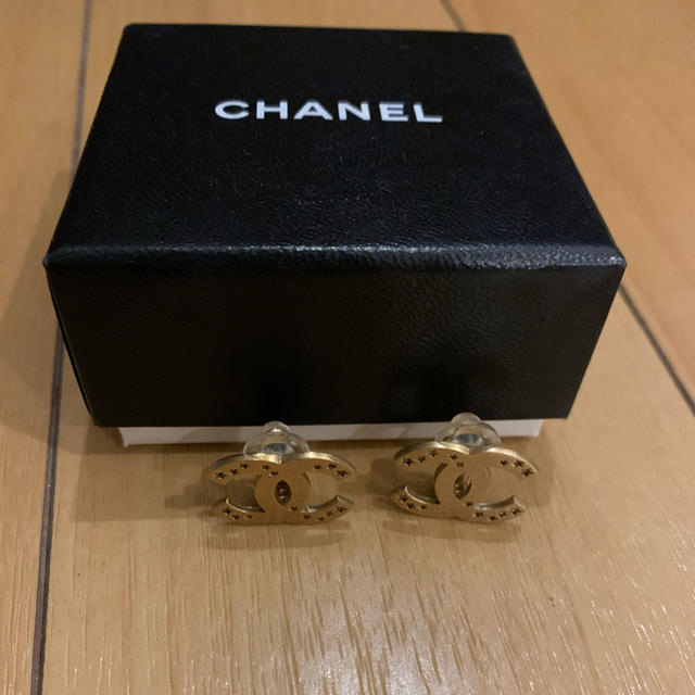 CHANEL イヤリング　　星柄　スターピアス