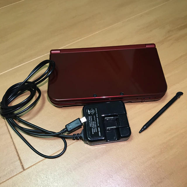 3DS 本体(充電器・タッチペン付き) メタリックレッド