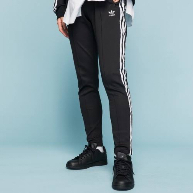 adidas(アディダス)のadidas Originals SST TRACK PANTS (M) レディースのパンツ(カジュアルパンツ)の商品写真