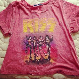 ジエンポリアム(THE EMPORIUM)のkiss Tシャツ(Tシャツ(半袖/袖なし))