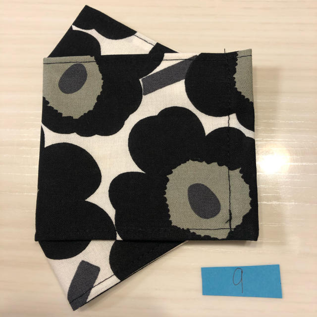 marimekko(マリメッコ)のボックスタイプ　インナーマスク　黒9 ハンドメイドのハンドメイド その他(その他)の商品写真