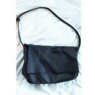 アズールバイマウジー(AZUL by moussy)のラムレザー バッグ(ショルダーバッグ)