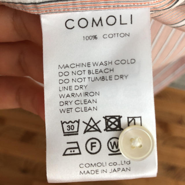 COMOLI(コモリ)の美品　コモリ　ピンクストライプシャツ メンズのトップス(シャツ)の商品写真