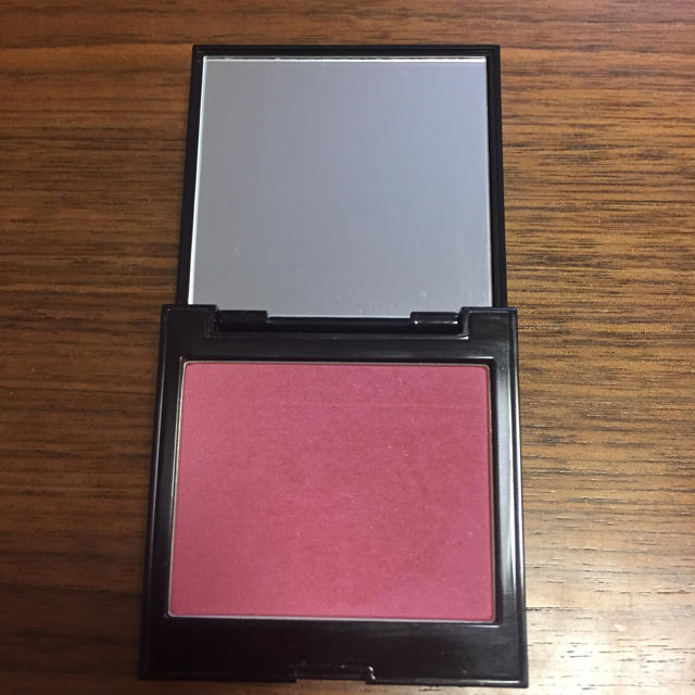 laura mercier(ローラメルシエ)のブラッシュカラーインフュージョン  サングリア コスメ/美容のベースメイク/化粧品(チーク)の商品写真