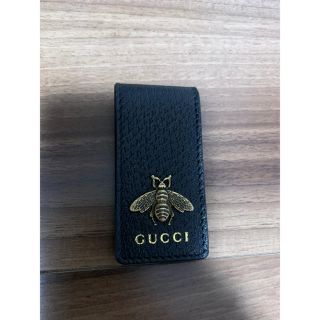 グッチ(Gucci)のGUCCI マネークリップ レザー 本革 ブラック 黒 蜂柄 ビー(マネークリップ)