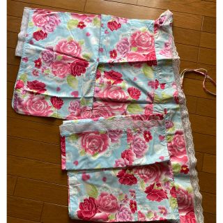 淡いブルー地にピンクな薔薇柄　浴衣(浴衣)