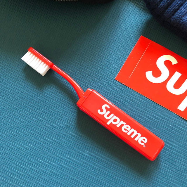 Supreme(シュプリーム)のバッグ、ビーニー メンズのバッグ(ショルダーバッグ)の商品写真