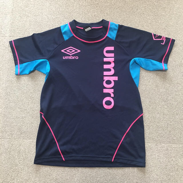 UMBRO(アンブロ)のumbro Tシャツ スポーツ/アウトドアのサッカー/フットサル(ウェア)の商品写真