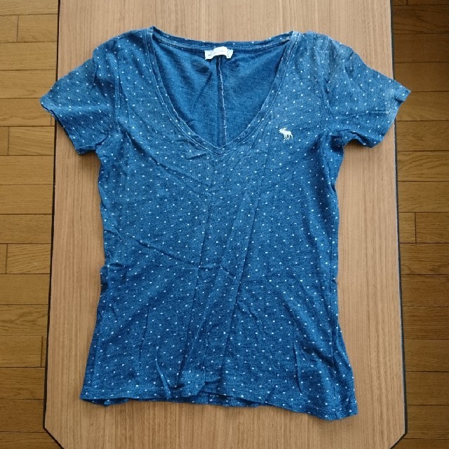 Abercrombie&Fitch(アバクロンビーアンドフィッチ)の☆アバクロ♪Ｖネック☆ レディースのトップス(Tシャツ(半袖/袖なし))の商品写真