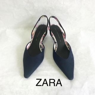 ザラ(ZARA)のZARA ポインテッドバックストラップサンダル パンプス36/ネイビー/花柄(サンダル)