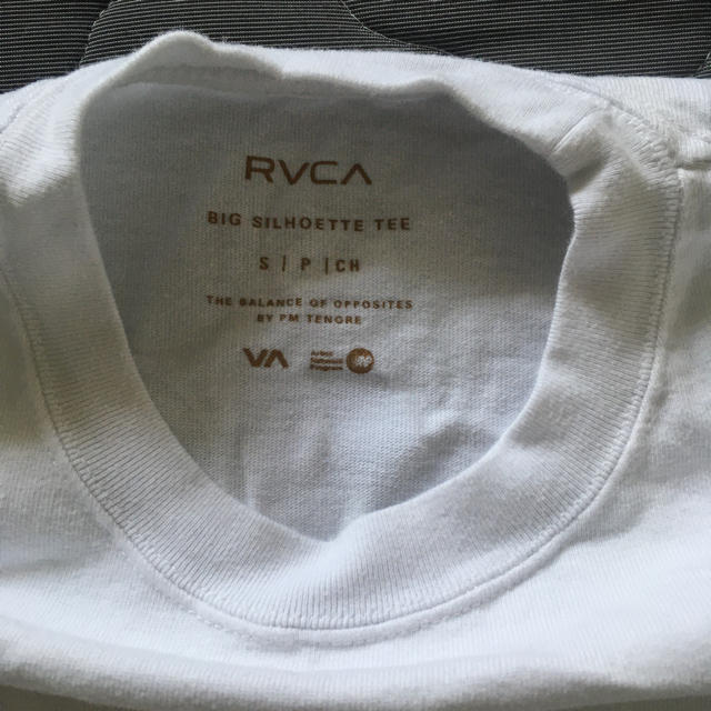 RVCA(ルーカ)のRVCA ルーカ　Tシャツ　S アーチロゴ　美品 メンズのトップス(Tシャツ/カットソー(半袖/袖なし))の商品写真