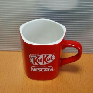 ネスレ(Nestle)のネスレKitKat　マグカップ(グラス/カップ)