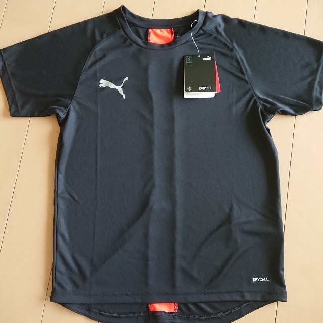 PUMA(プーマ)のPUMA   150cm   プラクティスシャツ2枚 スポーツ/アウトドアのサッカー/フットサル(ウェア)の商品写真