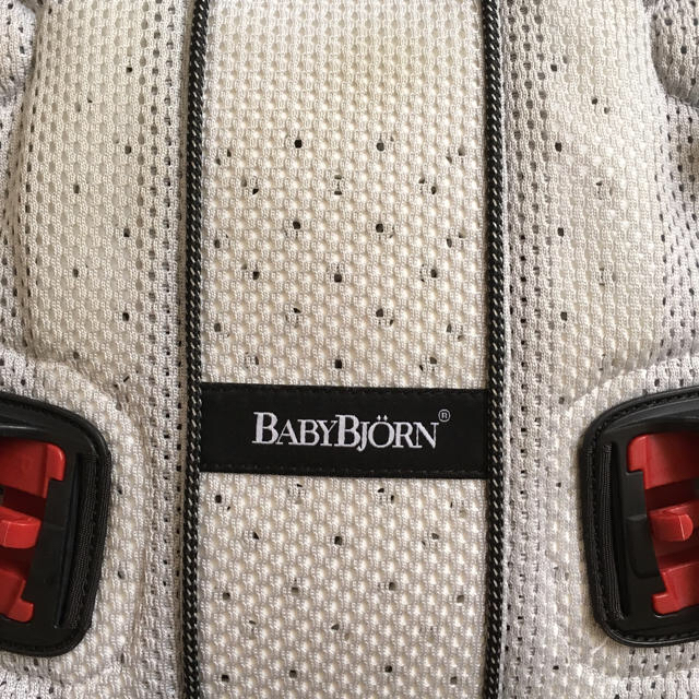 BABYBJORN(ベビービョルン)の期間限定SALE/ベビービョルン 抱っこ紐 メッシュ キッズ/ベビー/マタニティの外出/移動用品(抱っこひも/おんぶひも)の商品写真