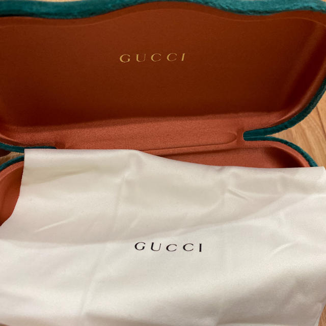 Gucci(グッチ)のGUCCI メガネケース　新品 メンズのファッション小物(サングラス/メガネ)の商品写真