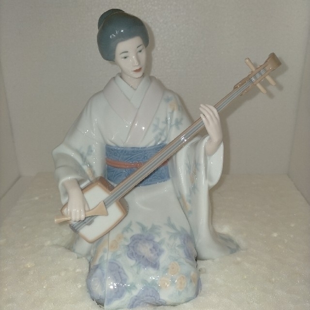 人気カラーの 未使用 リヤドロ player shamishen 三味線奏者 LLADRO