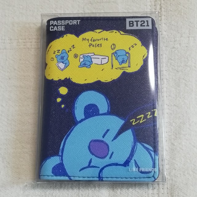 防弾少年団(BTS)(ボウダンショウネンダン)の【新品】BT21 Koya グラフィティパスポートケース エンタメ/ホビーのおもちゃ/ぬいぐるみ(キャラクターグッズ)の商品写真