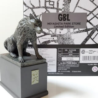 GBL MIYASHITA PARK限定　もののけ姫山犬×渋谷ハチ公像