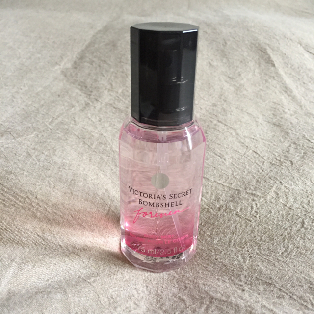 Victoria's Secret(ヴィクトリアズシークレット)の大人気♡ボンムシェルフォエバー75ml コスメ/美容の香水(香水(女性用))の商品写真