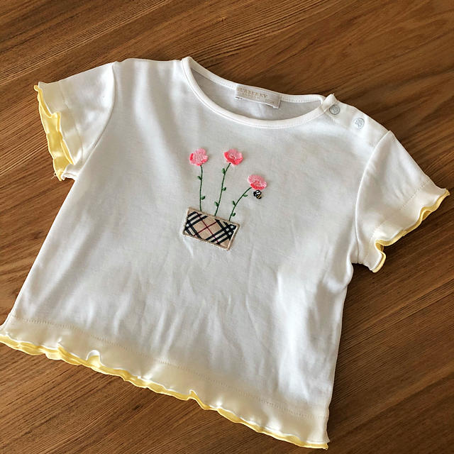 BURBERRYTシャツ キッズ/ベビー/マタニティのベビー服(~85cm)(Ｔシャツ)の商品写真