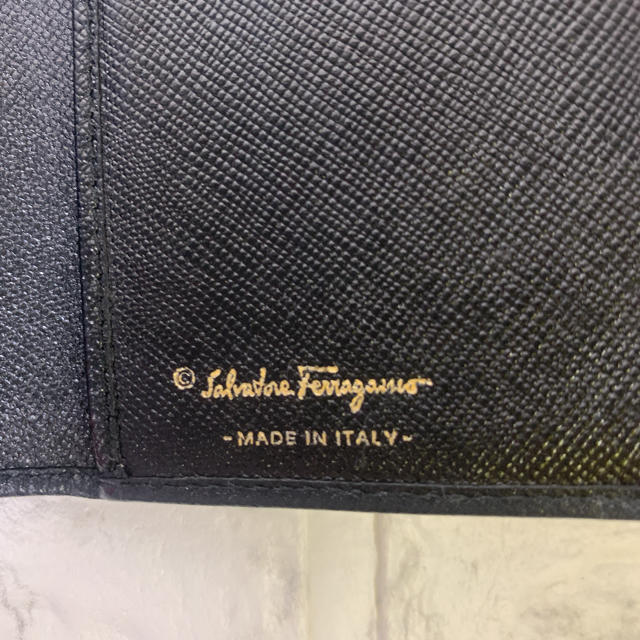 Salvatore Ferragamo(サルヴァトーレフェラガモ)のフェラガモ　二つ折り長財布　美品！ レディースのファッション小物(財布)の商品写真