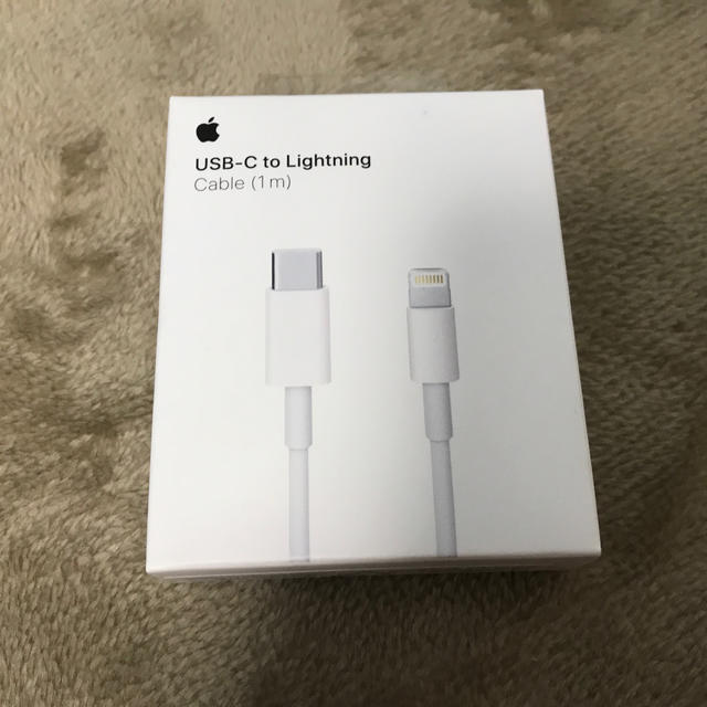 Apple(アップル)のUSB-C Lightning Cable スマホ/家電/カメラのスマートフォン/携帯電話(バッテリー/充電器)の商品写真