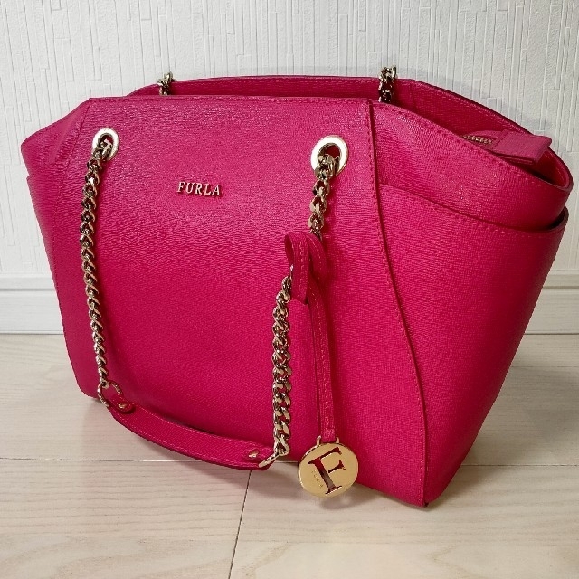 美品】FURLA ショルダーバッグ - ショルダーバッグ