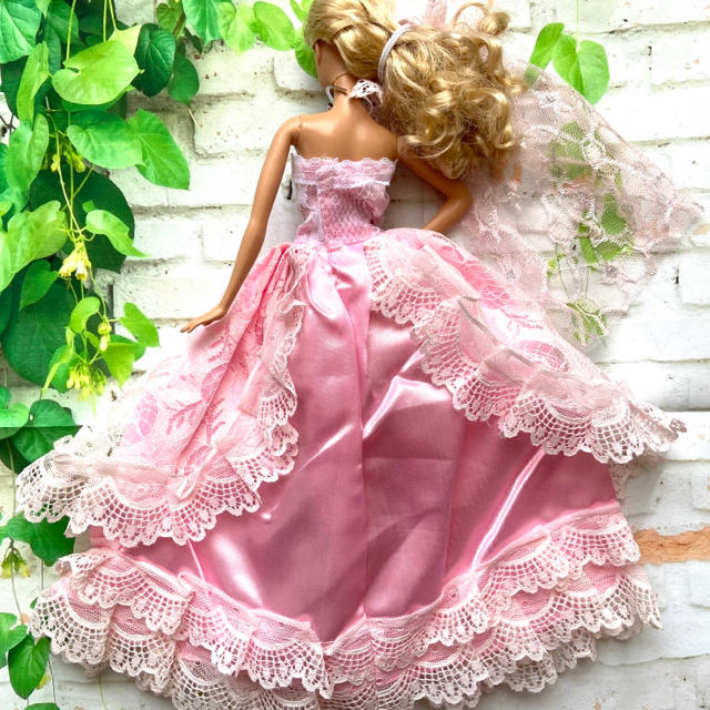 ドール用 お姫様 ウェディングドレス ベール ピンク バービー人形 ジェニーにの通販 By チョコプリン プロフ 説明文必読ください ラクマ ドール用 お姫様 ウェディングドレス ベール ピンク バービー人形 ジェニーにの通販 By チョコプリン プロフ 説明文必読ください ラクマ