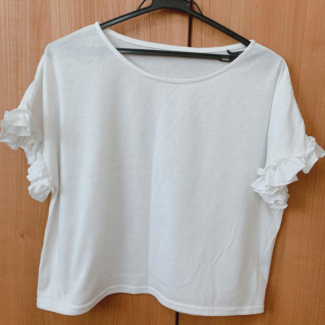 merlot(メルロー)のmerlot フリルスリーブtシャツ レディースのトップス(Tシャツ(半袖/袖なし))の商品写真