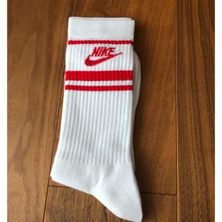 ナイキ(NIKE)の値下げ！ナイキ　赤ロゴクルーソックス(ソックス)