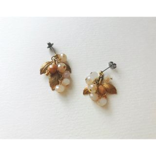 美品 cobana 木の実  煌めき ピアス アンティーク ゴールド ベージュ(ピアス)