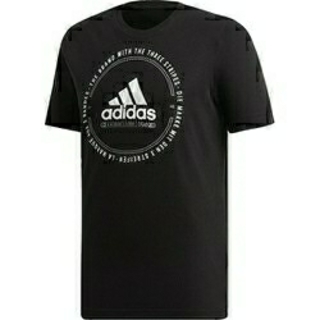 アディダス(adidas)のadidas エンブレムTシャツ　M(Tシャツ/カットソー(半袖/袖なし))