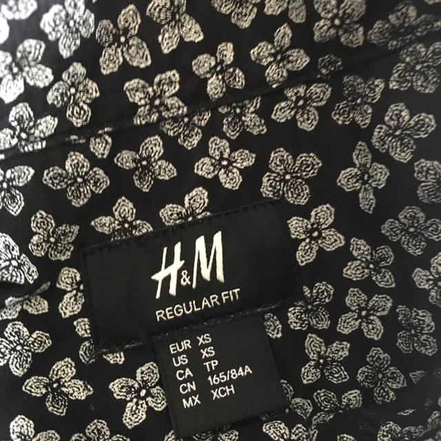 H&M(エイチアンドエム)のH&M 総柄シャツ メンズのトップス(シャツ)の商品写真