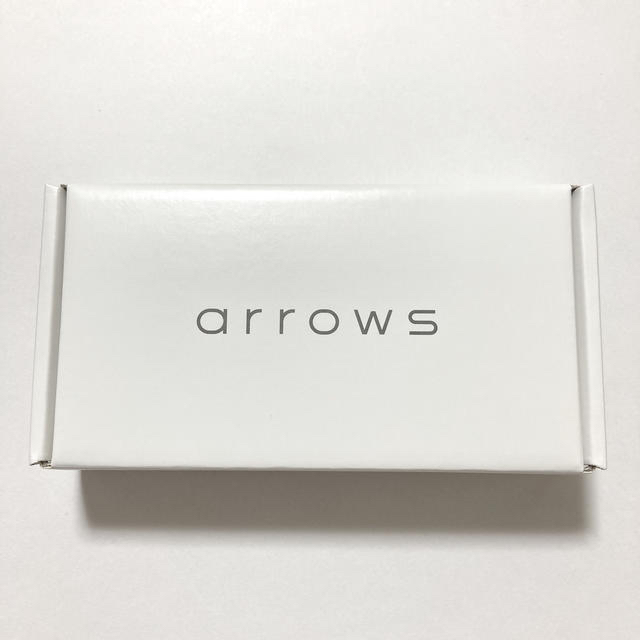 arrows(アローズ)のarrows M05 ホワイト 白 SIMフリー スマホ/家電/カメラのスマートフォン/携帯電話(スマートフォン本体)の商品写真