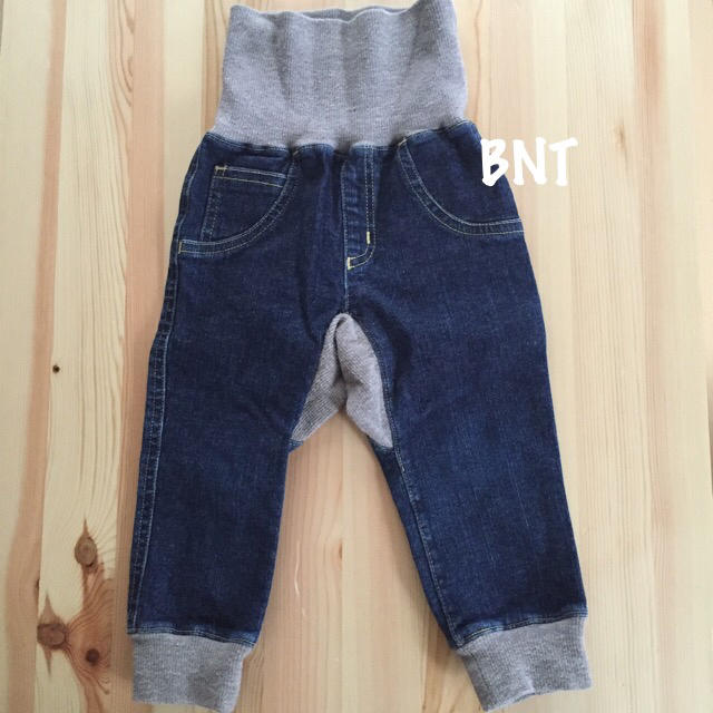 BNT / ジーンズ80 キッズ/ベビー/マタニティのベビー服(~85cm)(パンツ)の商品写真
