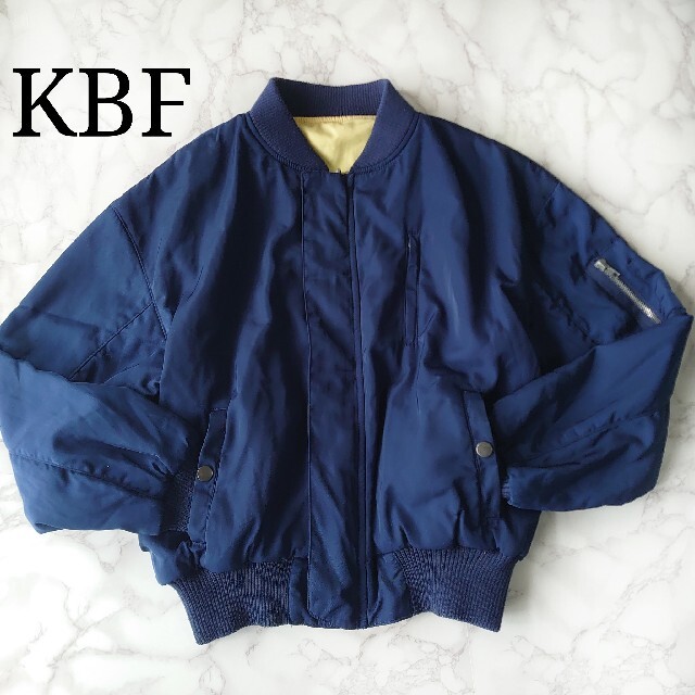 KBF(ケービーエフ)の【匿名配送】完売大人気デザイン♡KBF♡中綿 リバーシブル MA-1 ブルゾン レディースのジャケット/アウター(ブルゾン)の商品写真