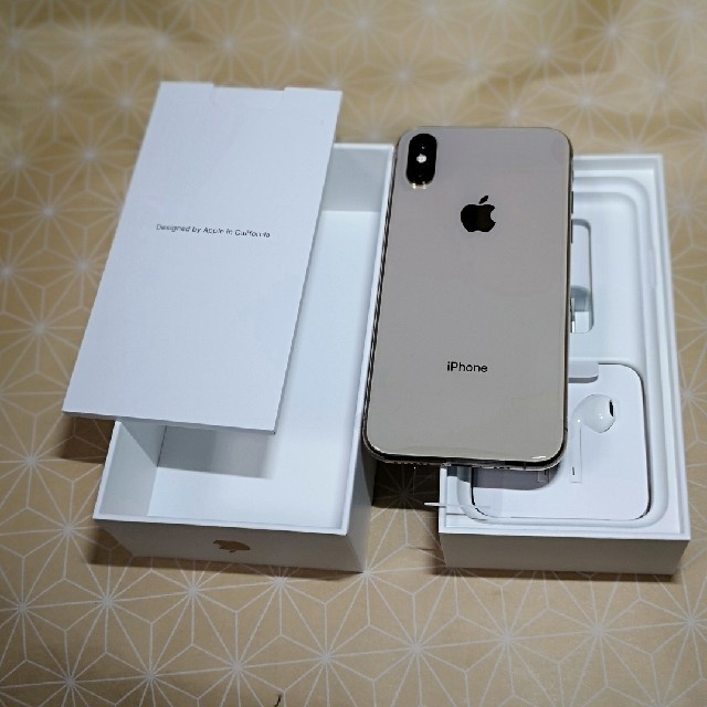 iPhone(アイフォーン)の新品未使用　iphoneXS 64GB ゴールド スマホ/家電/カメラのスマートフォン/携帯電話(スマートフォン本体)の商品写真