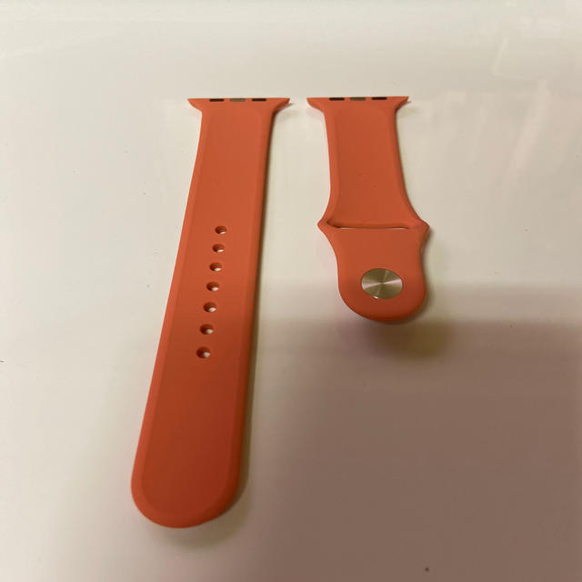 Apple Watch(アップルウォッチ)のラバーベルト：Apple Watch（44㎜、マンゴ色） レディースのファッション小物(腕時計)の商品写真