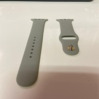 アップルウォッチ(Apple Watch)のラバーベルト：Apple Watch（44㎜、グレー）(腕時計)