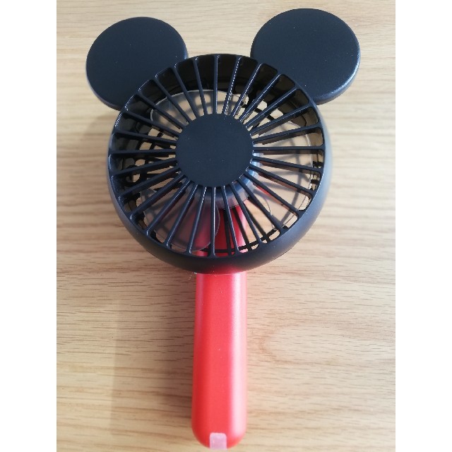 Disney(ディズニー)のミッキー　disney　ハンディ扇風機　　ドウシシャ エンタメ/ホビーのおもちゃ/ぬいぐるみ(キャラクターグッズ)の商品写真