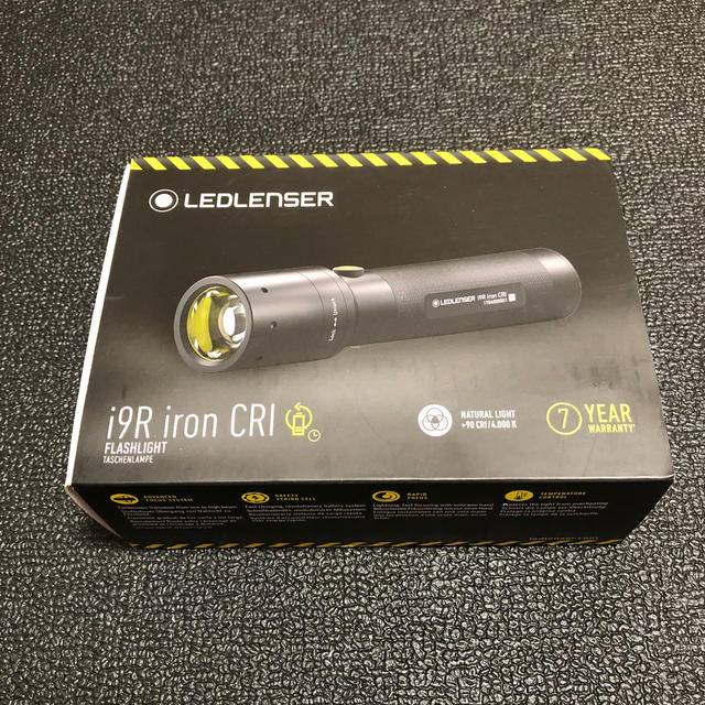 LEDLENSER(レッドレンザー)のフラッシュライト　LEDLENSER i9R 新品未開封 スポーツ/アウトドアのアウトドア(ライト/ランタン)の商品写真