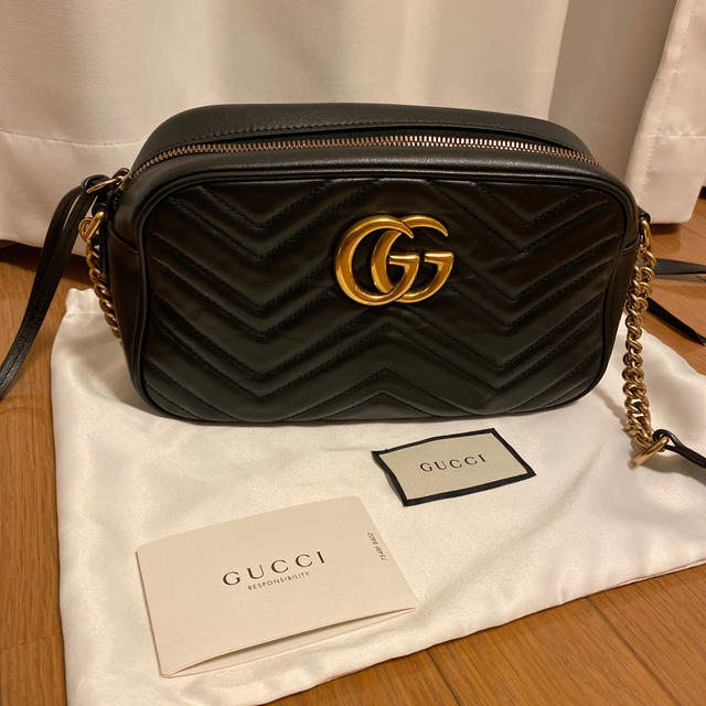 Gucci(グッチ)のなやなや様専用　GUCCI グッチ　GGマーモント　キルティングミニバッグ レディースのバッグ(ショルダーバッグ)の商品写真