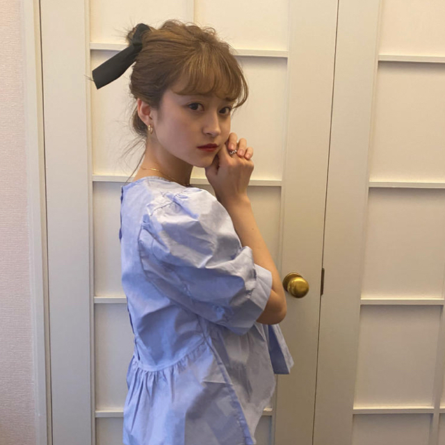 SNIDEL(スナイデル)のBibiy♡babyblue pepuramu blouse レディースのトップス(シャツ/ブラウス(半袖/袖なし))の商品写真