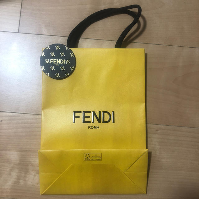 FENDI(フェンディ)のFENDI ショッパーとFENDIの飾り レディースのバッグ(ショップ袋)の商品写真