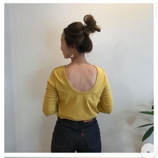 ザラ(ZARA)の最終お値下げ！mite 新品未使用　バックオープンロングtee イエロー(Tシャツ(長袖/七分))