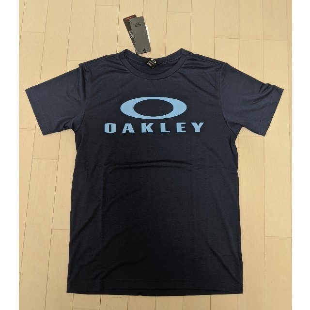 Oakley(オークリー)の新品未使用 OAKLEYメンズ T シャツネイビー M サイズ メンズのトップス(Tシャツ/カットソー(半袖/袖なし))の商品写真