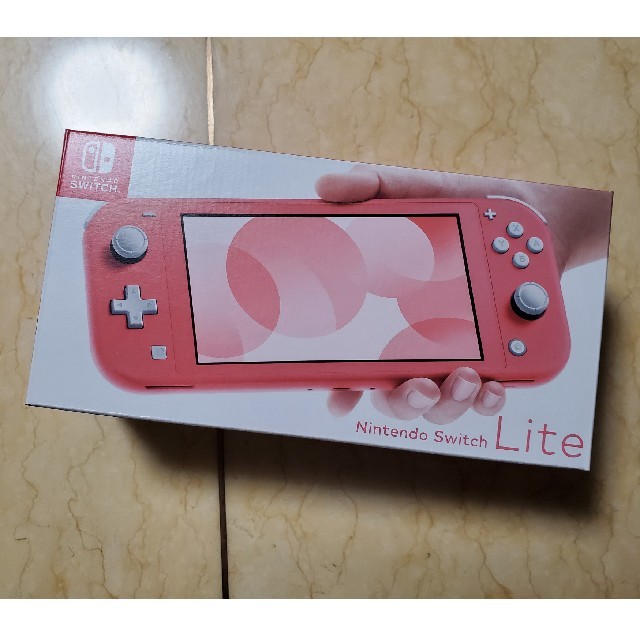 【新品】Nintendo Switch Lite コーラル エンタメ/ホビーのゲームソフト/ゲーム機本体(家庭用ゲーム機本体)の商品写真